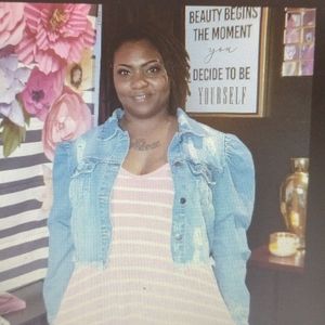 Cropped distressed puffed Jacket